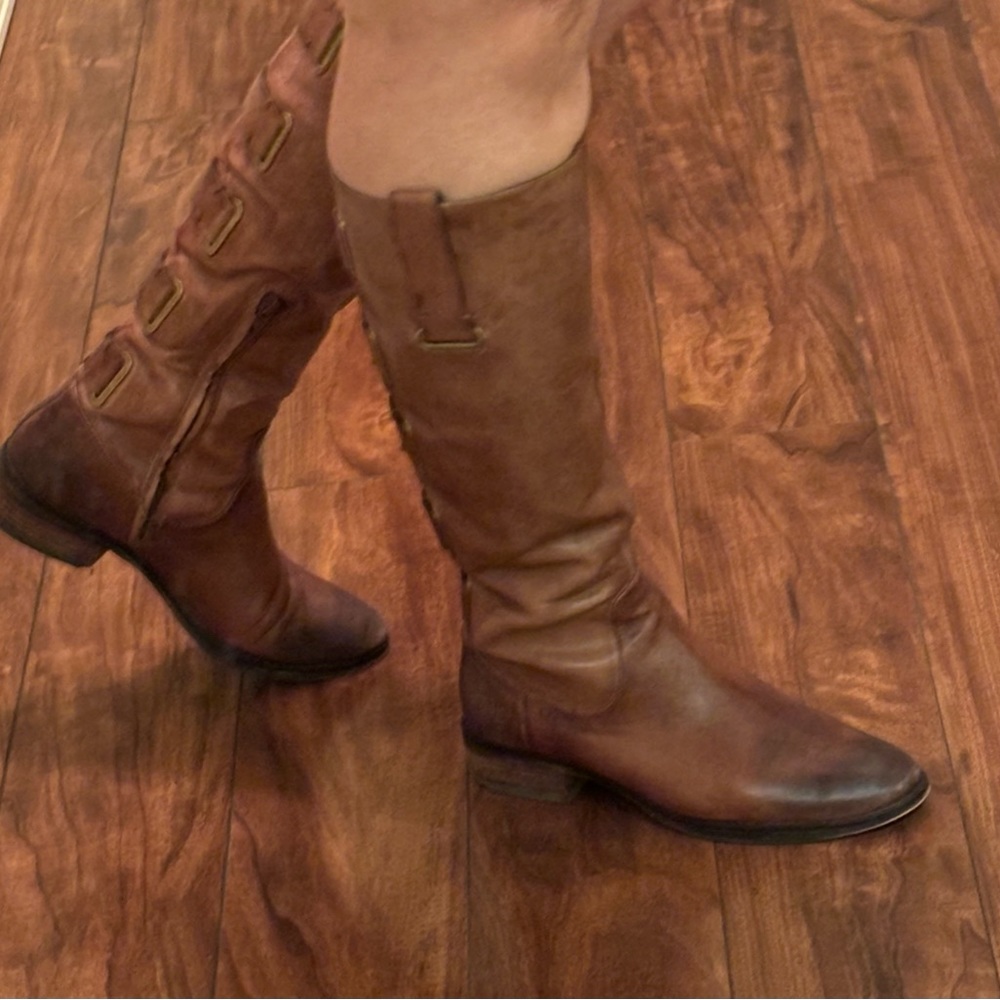 Ladies 2 Tone Side Zipper Vintage Cognac Boots In Great Condition